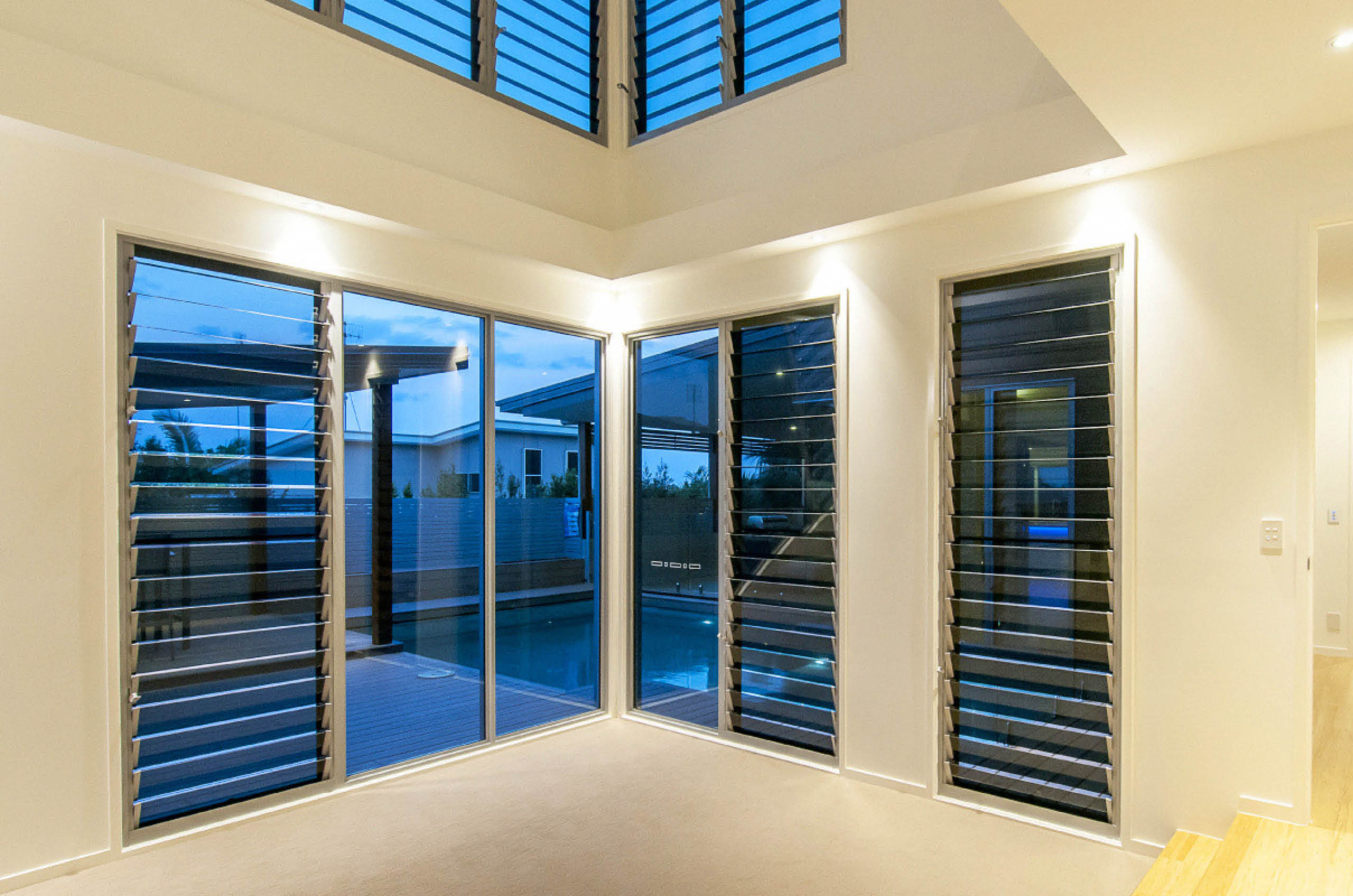 Aluminium Louvres Windows